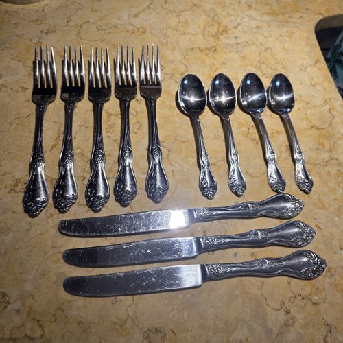 Oneida silverware set - , rose